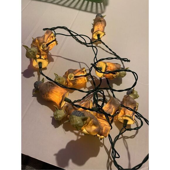2006 Novelty String Lights Star Wars Master Yoda Outdoor/Indoor Green Wire 11ft - Picture 2 of 5